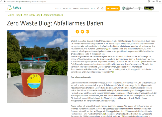 Plastikbecher vor Schwimmbadrutsche